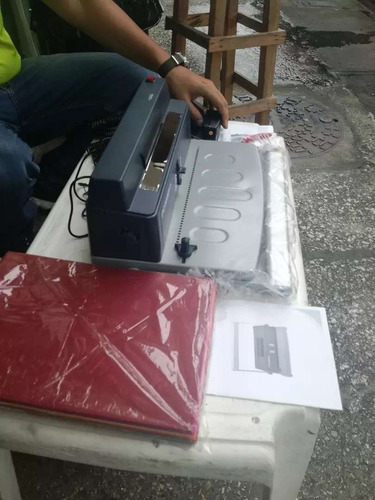 Imagen 10 de 10 de Anilladora A4 Con Rodillo Electrico Para Encuadernacion