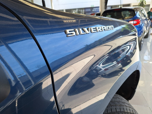 Chevrolet Silverado 4.3 V6 1500 WT Cabina Regular 4x4 At