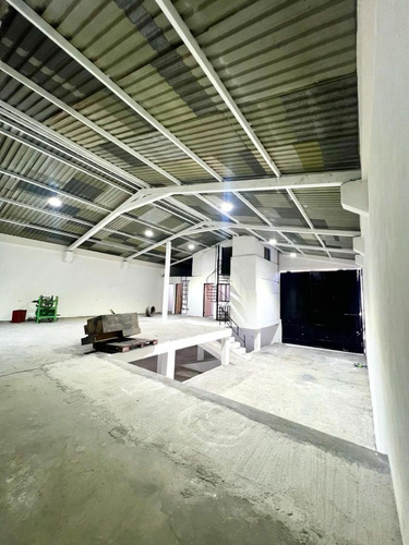 Bodega/nave En Venta En Colonia Constituyentes Del 57, Monterrey, Nuevo León