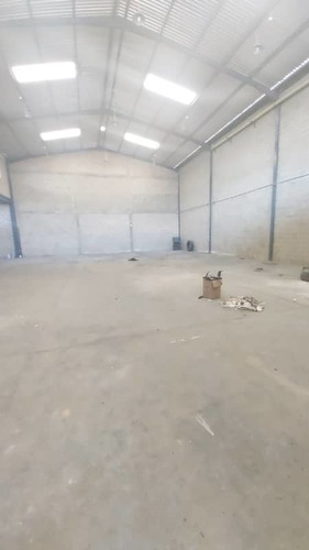 Imagen 9 de 13 de Alquilo Galpon 800m2 Zona Indust Guayos Marzo 2022 Sandra