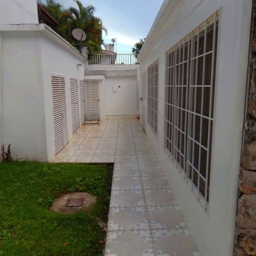 Imagen 5 de 10 de Venta - Casa - Urb. Santa Eduvigis (sector Santa María)