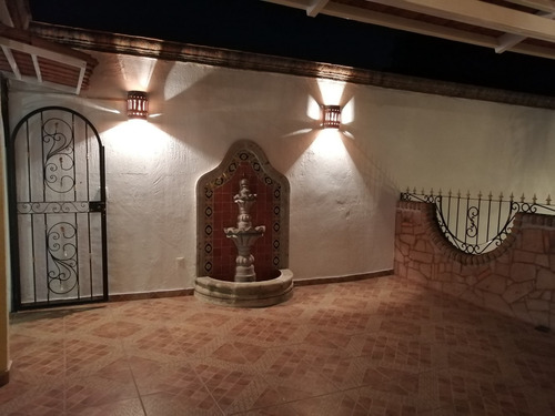 Bonita Casa Recien Remodelada En Guadalajara.