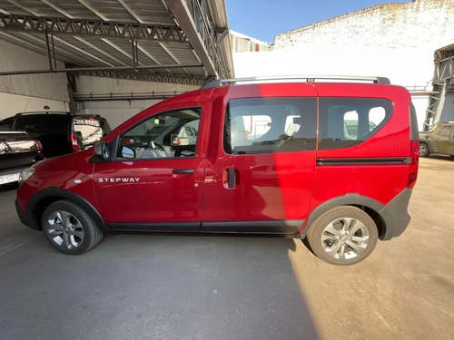 Imagen 7 de 17 de Renault Kangoo Stepway 5 Asientos (rr)