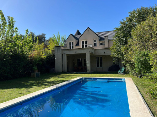 Casa A La Venta En Las Praderas De Lujan