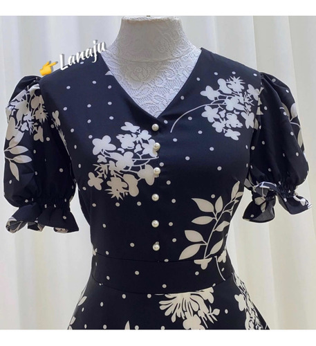 Imagem 8 de 9 de Vestido Rodado Midi Preto Estampado Suzy