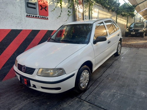 Imagen 5 de 15 de Volkswagen Gol 2005 1.6 Mi Deejay