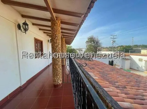 Casa En Venta Los Taques Vgi