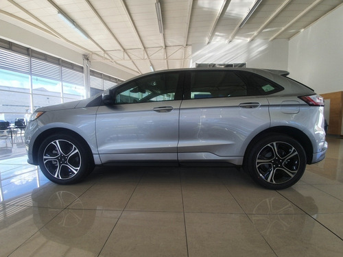 Imagen 8 de 10 de Ford Edge St 2021