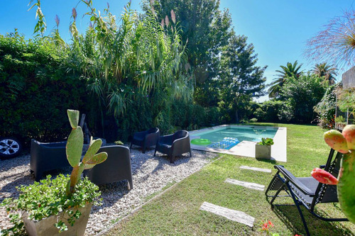 Casa De 3 Dormitorios En Excelente Zona De Villa Elisa