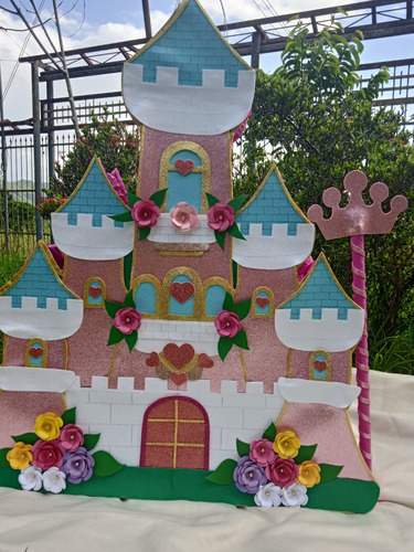 Piñata En Forma De Castillo Piñata Castillo De Princesas