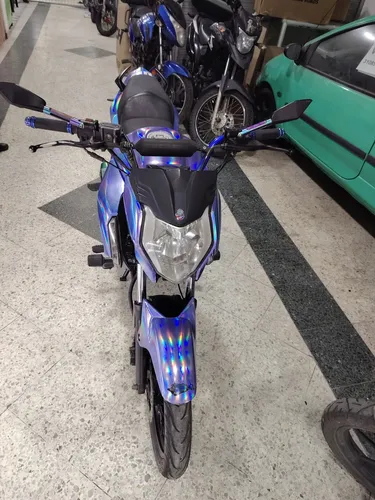 Tiene Seguro Y Tecnomecanica Con Un Mes De Uso Todo Al Día .