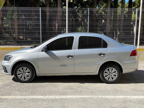 Imagem 4 de 8 de Volkswagen Voyage 2018 1.6 Msi Trendline Total Flex 4p