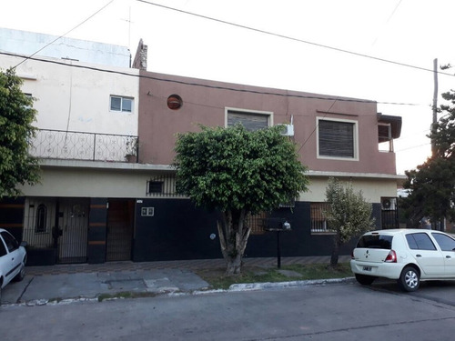 Imagen 2 de 2 de Ph Al Frente. 4 Ambientes. Cochera. Av. 7, Berazategui.