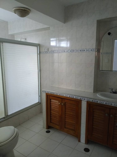 Imagen 9 de 24 de Dorata Realty Vende Hermoso Apartamento Res. Canaima Valles De Camoruco