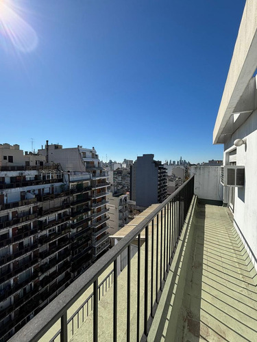 Departamento Sobre Avenida - 3 Amb Al Frente - 2 Balcones - Excelente Vista Y Ubicacion