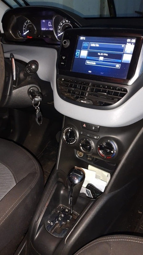 Imagem 2 de 10 de Peugeot 208 2015 1.6 16v Active Pack Flex Aut. 5p