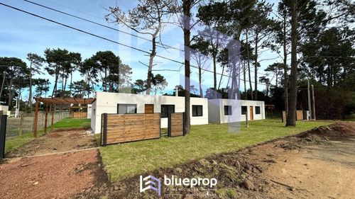 A Estrenar ! Casas En Venta Barrio Parque Burnett - Pinares.