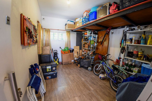 Venta ! Casa Con Pileta En Barrio Las Acequias