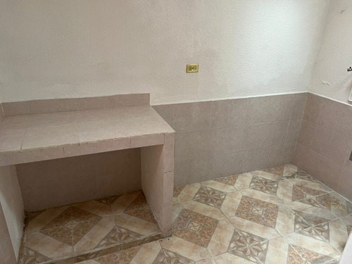 Amplia Casa En Privada Segura