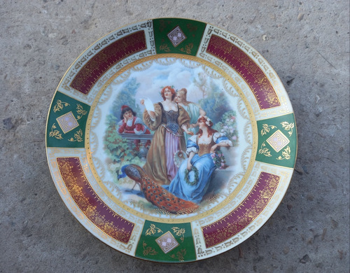 Antiguo Plato Decorativo Porcelana Mujeres Czechoslovakia
