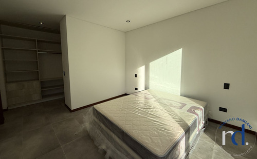 Casa En Venta 3 Dormitorios En Pinamar En Barrio Álamos