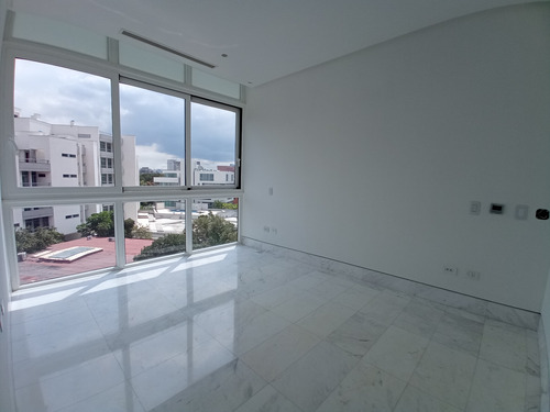 Imagen 13 de 17 de Vendo Apartamento 150m2 3h/4b/3p La Castellana