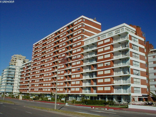 Imagen 19 de 23 de Primera Parada Frente Al Mar - Punta Del Este Brava