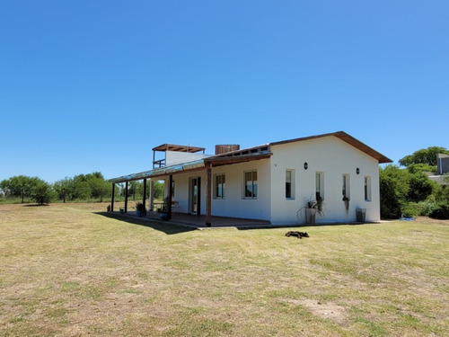 Imagen 1 de 25 de Alquiler Temporario - Casa Quinta Con Jardín Parquizado De 2000m2 - Minuanes Barrio Abadia