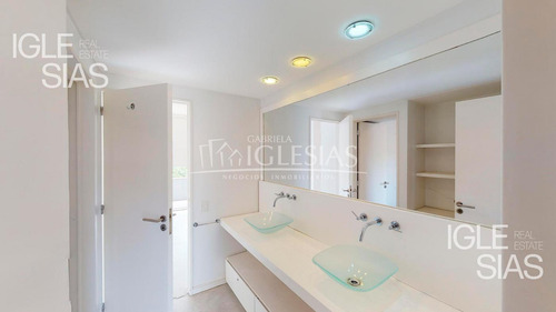 Casa En Venta Al Lago Con 4 Dormitorios En Los Castores Nordelta