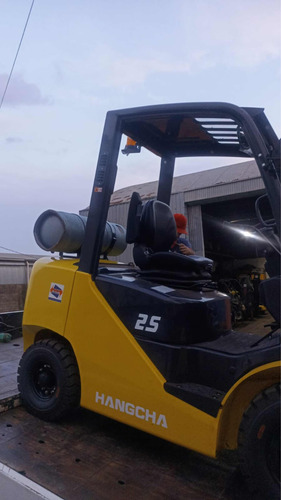 Empilhadeira Toyota 8fgn40 4t Triplex Desl 2015 Revisada