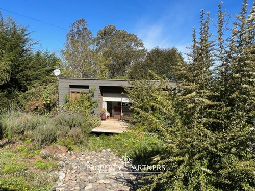 Sitio Con 2 Casas En Huertos De Chile