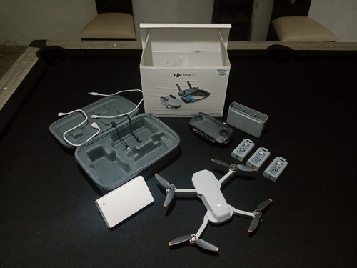 Drone Dji Mini  Se Combo Color Gris  3 Baterías Negociable