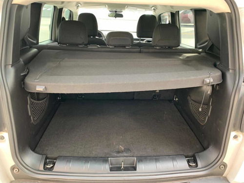 Imagen 15 de 15 de Jeep Renegade 2016 1.8 Sport Plus Automania