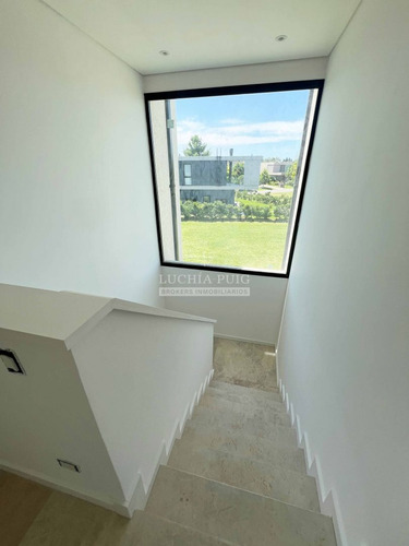 Excelente Casa En Venta A Estrenar 4 Dormitorios-ayres Plaza