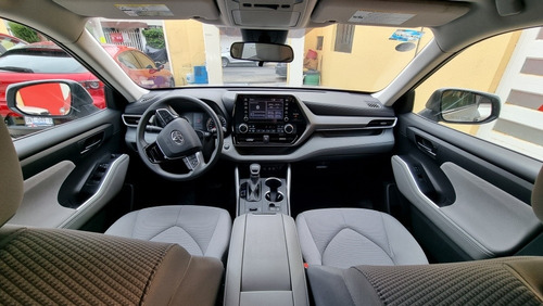 Imagen 14 de 15 de Toyota Highlander 2021 3.5 Le At