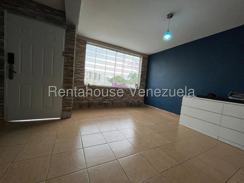 Daniela Linarez Vende Casas Moderna En Exclusivo Urbanismo De Cabudare Posee Amplios Espacios Vigilancia Las 24 Horas Con Todos Los Servicios Basicos Operativos