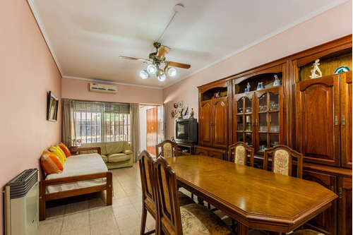Casa . Dúplex . 4 Ambientes . Patio . Cochera . Apto Credito . Permuta . Ramos Mejia