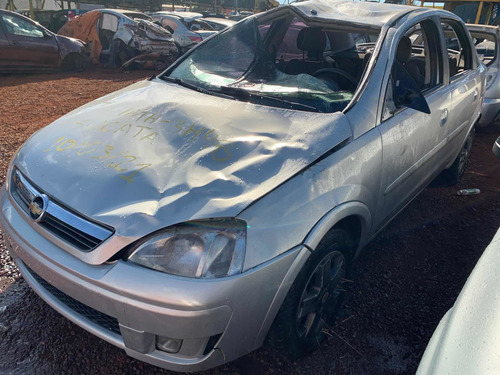 Imagem 3 de 9 de Sucata Para Venda De Peças Sucata Chevrolet Corsa Maxx 1.8