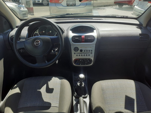 Imagen 6 de 12 de Chevrolet Corsa 2008