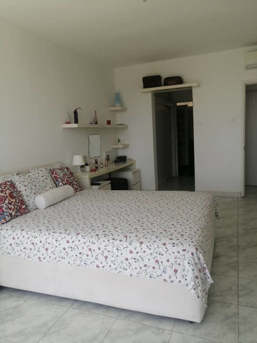Bello Apartamento Con Vista Mar. Playa Moreno.