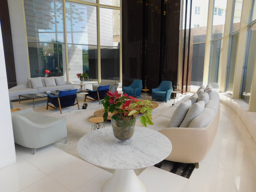 Apartamento En Venta En Los Cacicazgos Frente Al Parque Mirador Sur, La Zona Más Exclusiva De Santo Domingo, Republica Dominicana. Av.anacaona.