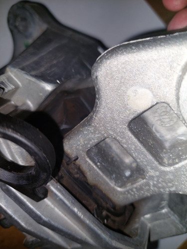 Imagen 4 de 7 de Pata De Motor Jeep Renegade 1.8 Usada