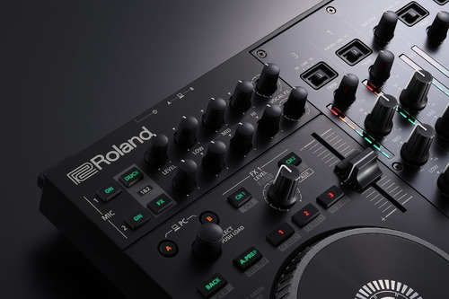 Controlador Dj Roland Dj707m Serato 4 Color Negro
