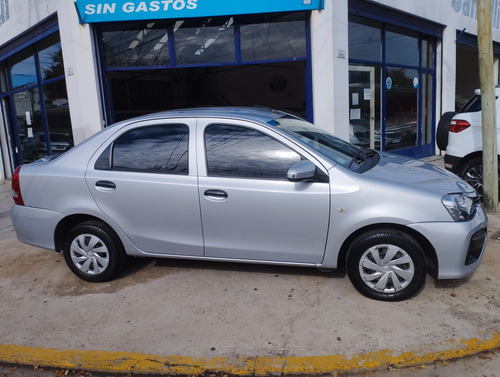 Toyota Etios 1.5 Sedan X