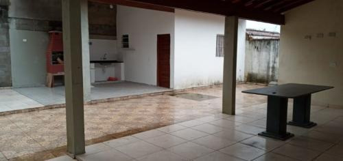 Imagem 12 de 14 de Casa Em Itanhaém Lado Praia 2,5 Km Do Mar 4 Vagas.
