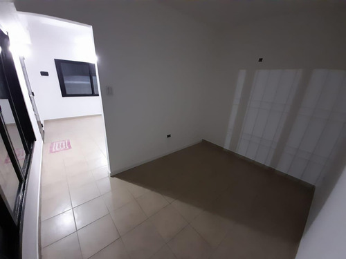 Casa En Venta - 2 Dormitorios 1 Baño - Cochera - 99mts2 - Adrogué