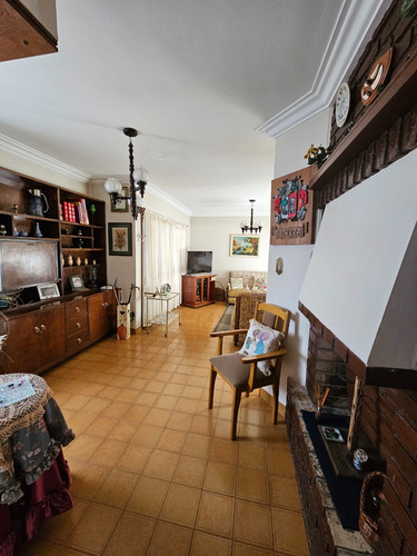 Local - Salón Vta + Depos + Fdo Com + Dpto 5 Amb 1°p - Lote10x40 + Qcho + Galpon - Exc Invers