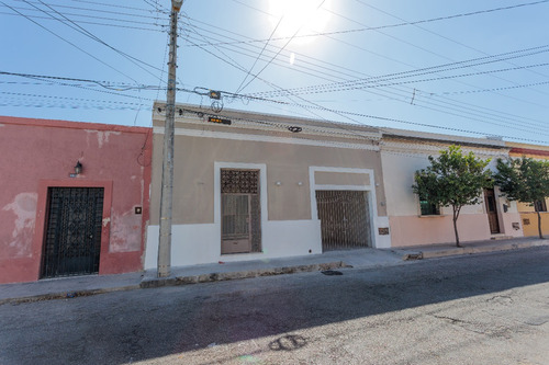 Casa En El Barrio De Santiago