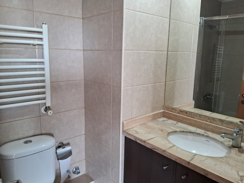 Departamento De Lujo En Sector Residencial: 2 Dormitorios, 2