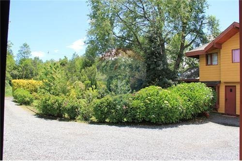 Imagen 6 de 30 de Remax Vende Casa Y Galpón Muy Céntrico En Pucón.